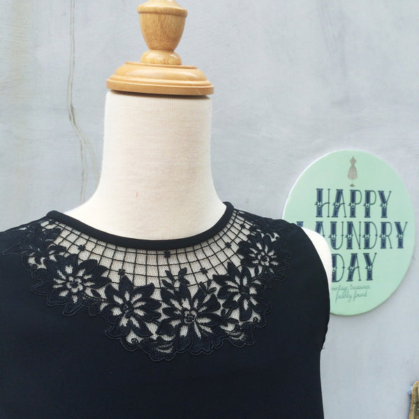 Dark Beauty | Vintage 1970s 1980s floral Laced cut-out neckline collar Black Beauty flirty skirt Dress