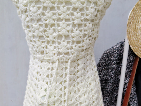 De la Creme | Vintage 1960s sexy Twiggy mod hand crochet knit Mini Dress