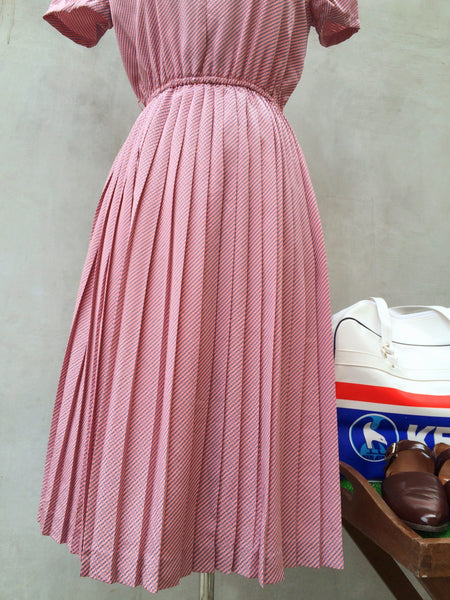 Pink Angel | Cute Flirty striped Vintage 70s short sleeve pleat dress