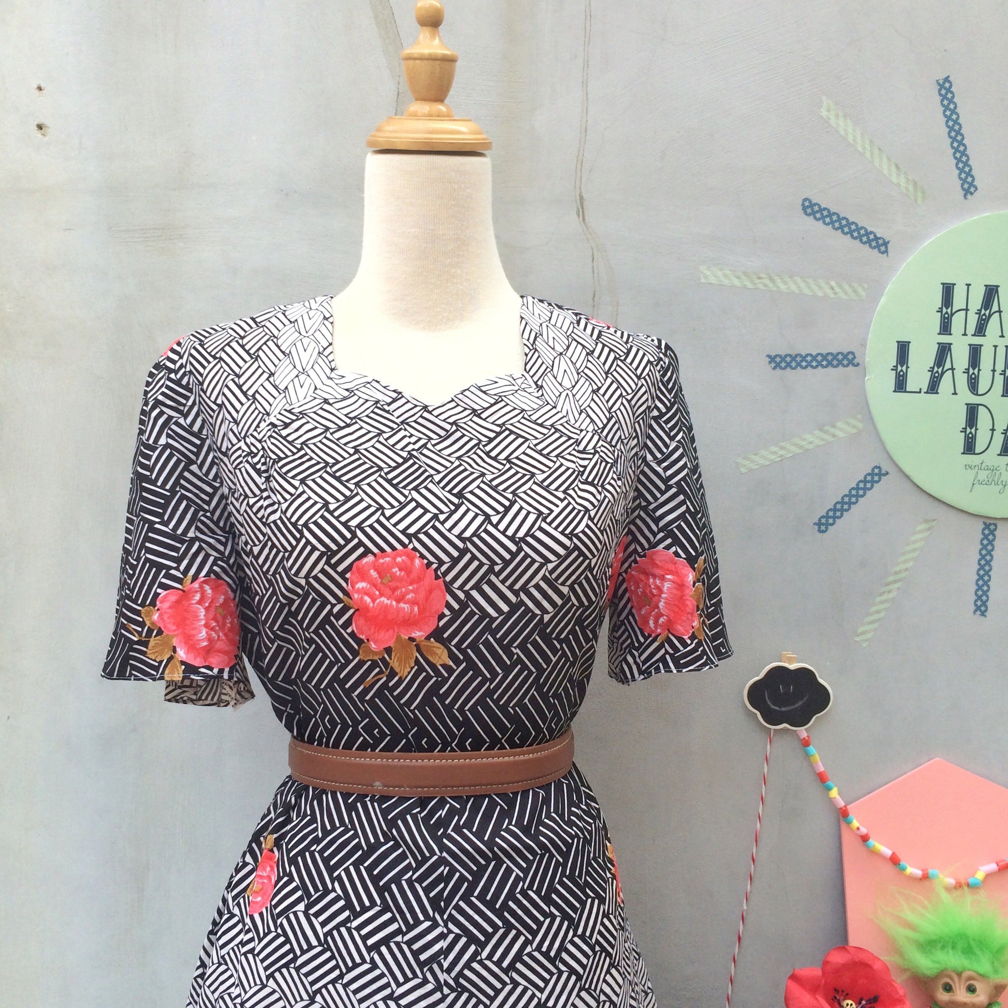 Juliet in Black | Vintage 1950s 1960s Rose and Scallop patterned Dress