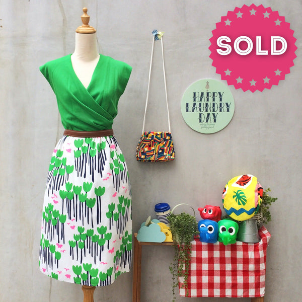 Brightly does it | Vintage flower power mod Neon pops of Tulip flowers 1960s Leslie Fay dress