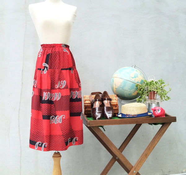 Smile Sally | Vintage 1980s Paisley & Honeycomb geometry red and black A-line Skirt