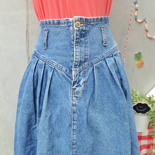 Denim Denial | Vintage 1980s dark denim relaxed fit skirt with POCKETS