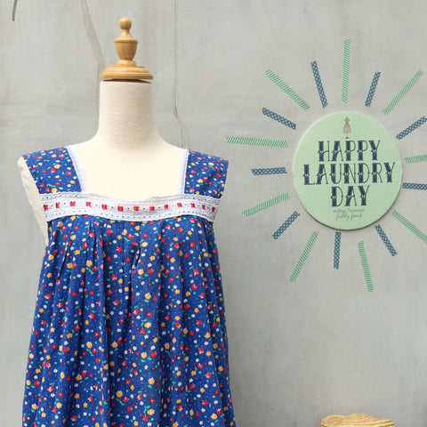 Itsy Bitsy Betsy | Vintage 1970s 1980s Floral print Blue Tank Dress