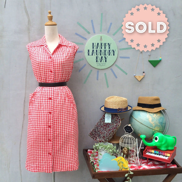 Red Hound | Vintage 1950 1960s Houndstooth print Sleeveless Button down dress with Pockets