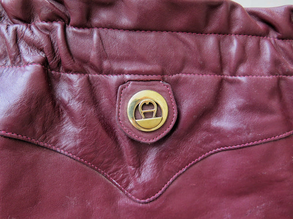 Vintage 1960s 1970s dark brown Etienne Aigner shoulder bag with Unique opening