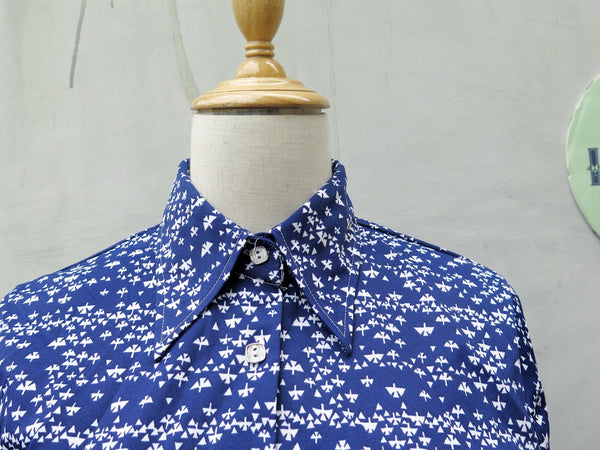 Three's a lucky no. | Vintage 1950s 1960s exaggerated collar Long-sleeve Dark blue and white pinwheel print Shirt