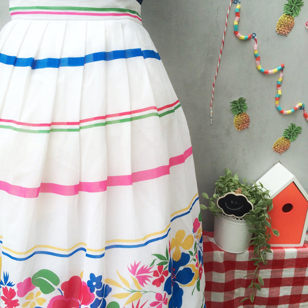 Lightly Hawaiian | Vintage 1960s 1970s Hawaiian floral Multi colored White Summer Skirt