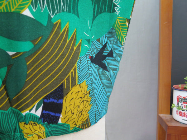 Rainforest Raven | Vintage 1970s 1980s Retro Vibrant Tropical Jungle Bird print Shirt Top