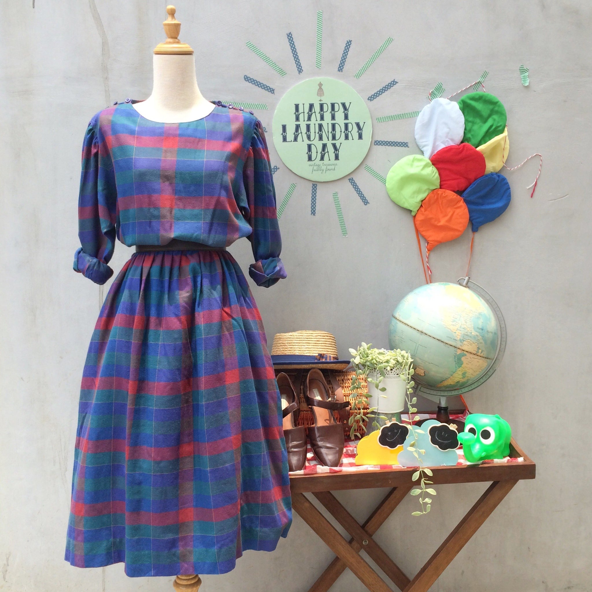 All Grown Up | Vintage 1970s 1980s plaid tartan Red Blue Green Schoolgirl inspired Fall dress with Pockets
