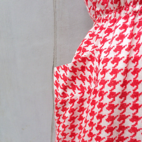 Red Hound | Vintage 1950 1960s Houndstooth print Sleeveless Button down dress with Pockets