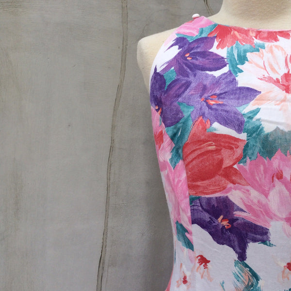 Vintage 1980s Purple and Pink Floral sleeveless dress with POCKETS!