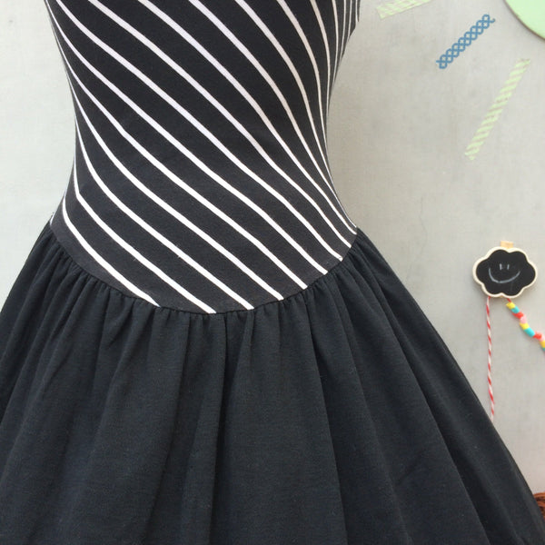 Dance all Night! | Vintage 1970s 1980s Black All That Jazz striped jersey Sundress