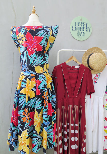 Francesca | Vintage 1980s bright and bold tropical safari floral print cotton dress