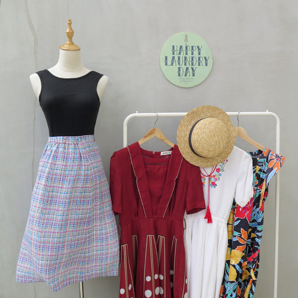 Carina | Vintage 1960s 1970s Lines and checks multi-coloured print mid-length skirt 