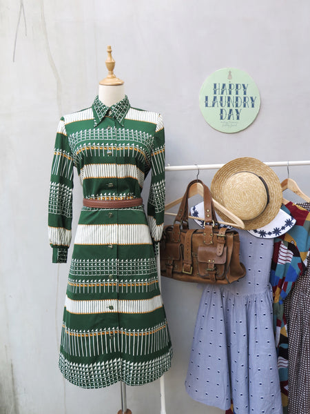 MUST HAVE! | Meredith | Vintage 1960s 1970s green geometric Art Deco Long sleeves dress 