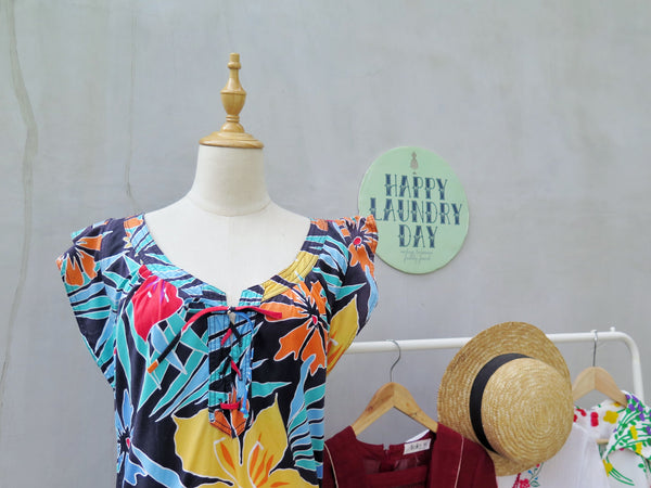 Francesca | Vintage 1980s bright and bold tropical safari floral print cotton dress
