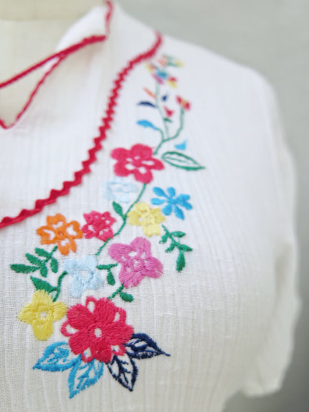 Annabella | Vintage 1960s 1970s embroidered flowers boho chic ethnic retro white summer frock dress