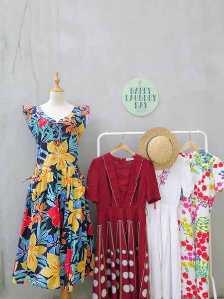 Francesca | Vintage 1980s bright and bold tropical safari floral print cotton dress